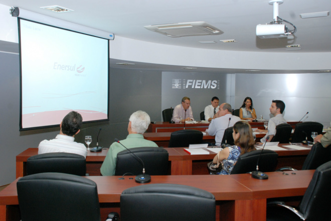 Conselho defende índice de reajuste de energia abaixo da inflação Conselho de Consumidores se reuniu ontem na Casa da Indústria.