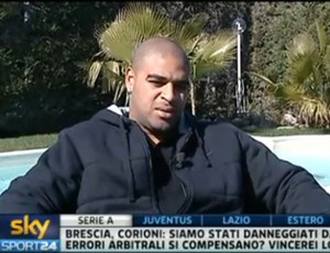 Adriano afirmou que trocou o dinheiro do Roma
pela felicidade no Brasil  (Foto: Canal Sky)