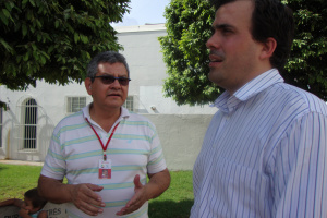 Marco Garcia, secretário de Desenvolvimento Econômico esteve no local verificando os estragos e falou coma reportagem (Foto: Izabela Fernandes)