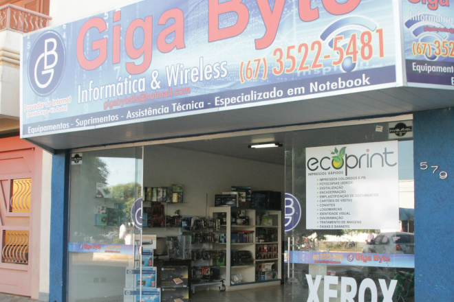 Rede de energia da Elektro em Três Lagoas opera no limite Loja de informática vai esperar pelo menos até 60 dias para ligar ar condicionado por falta de carga na rede da Elektro. (Foto: Ricardo Ojeda)