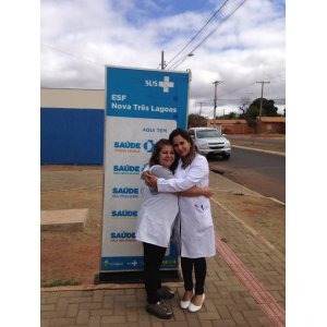 Enfermeiras do Posto de Saúde Nova Três Lagoas acodem mulher e fazem parto em casa A enfermeira Rosângela Faria Corrêa e a técnica de enfermagem Aidê Guilherme Sobrinho fizeram um parto domiciliar hoje pela manhã no bairro Nova Três Lagoas. Foto: Arquivo Pessoal