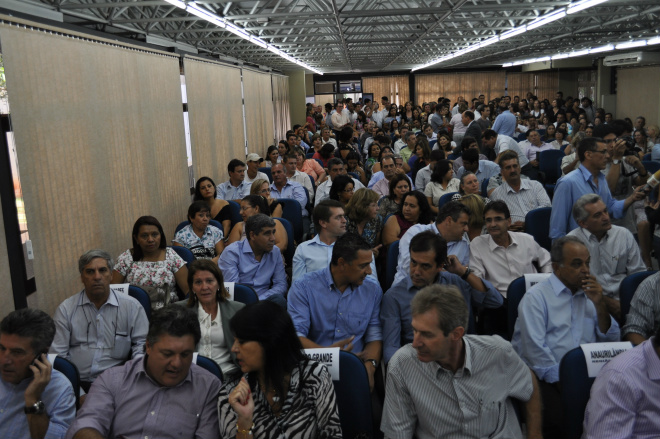 Governo repassa R$ 12,8 milhões para assistência social dos municípios Prefeitos e secretários de assistência social durante evento que anunciou repasse 'fundo a fundo'.