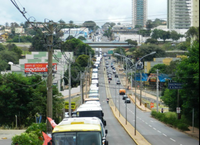 Carreata dos trabalhadores em educação nesta quinta-feira na Capital.