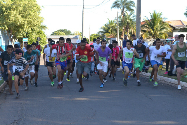 Largada da categoria masculina, da Mini Maratona. (Foto: Assessoria)