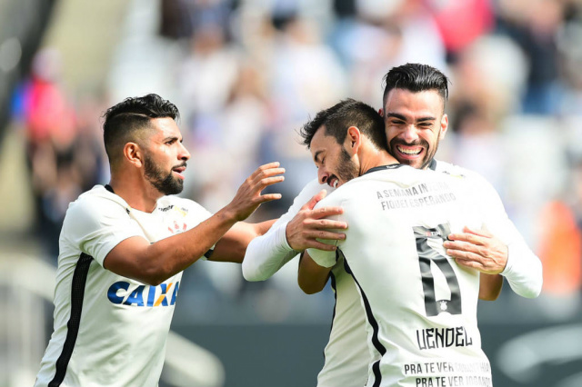 Bruno Henrique e Guilherme, cada um com um golaço para chamar de seu em belos chutes de fora da área.(Foto: Gazeta Press) 