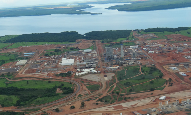 Faltam 28% para Eldorado concluir fábrica em Três Lagoas Encravada entre a BR-158 e na confluência dos rios Paraná e Tietê, a Eldorado possui logística privilegiada que a tornará competitiva no mercado mundial. (Foto: Ricardo Ojeda)