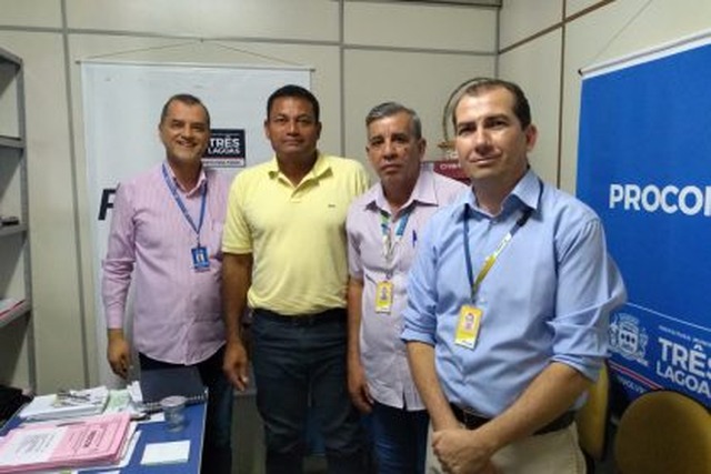 Reunião solicitada pelo vereador Antônio Rialino teve intuito de melhorar atendimento à população (Foto/Assessoria)