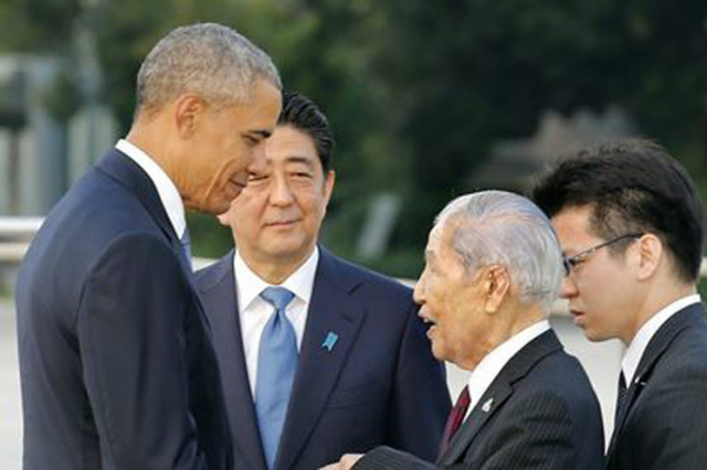 Obama cumprimentou sobrevivente da explosão em Hiroshima. (Foto:VitoriaNews)