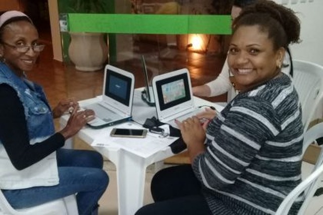 SEMEC de Três Lagoas capacita professores de Escolas Municipais para trabalharem com netbooks do PROUCA Aproximadamente 40 professores, especialistas e diretores das Escolas Municipais Professor “Odeir Antônio da Silva” e Professor “Elson Lot Rigo” participam da capacitação. (Foto/Assessoria)