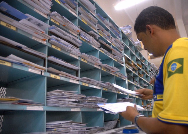 Mutirão dos Correios entrega mais de 4,5 milhões de cartas e encomendas De acordo com os Correios, nessa segunda-feira (2) mais de 92 mil funcionários estão trabalhando. (Foto:Arquivo/Agência Brasil)