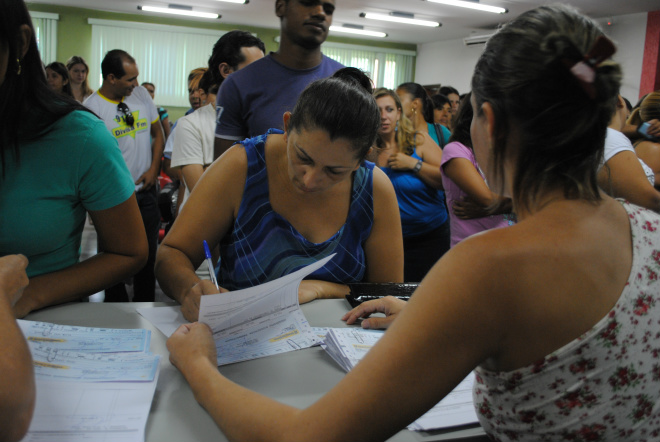 Universitários de Bataguassu recebem auxílio transporte Estudantes universitários de Bataguassu recebem auxílio transporte
Foto: Assessoria de Comunicação