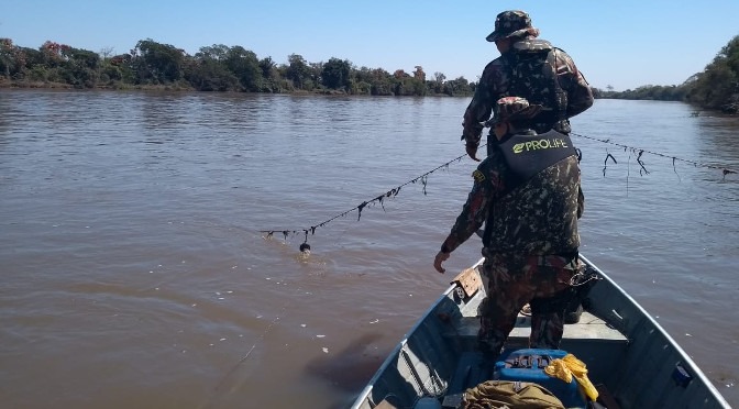 PMA autua 12 por infrações ambientais e aplica R$ 91 mil em multas durante operação Independência Em setembro e outubro é comum o aumento de turistas de fora e a própria população de MS nos rios praticando pesca.