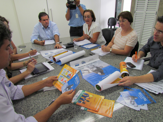 Frente Parlamentar discute plano antidrogas com secretária e técnicos da Educação. (Foto: Divulgação
