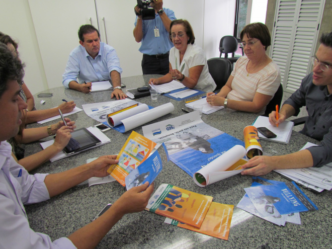 Frente discute plano estadual de combate às drogas Frente Parlamentar discute plano antidrogas com secretária e técnicos da Educação. (Foto: Divulgação
