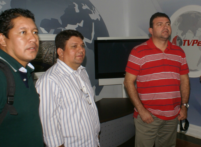 Guerreiro busca apoio de 10 partidos em Três Lagoas Assessores do senador Delcídio falam sobre as articulações pró Guerreiro nos estúdios da Produtora Perfil News.