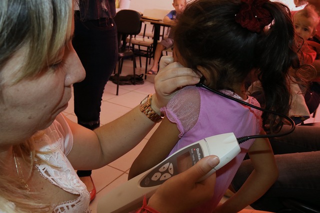 Mães do CRAS “Ana Maria Moreira” de Três Lagoas são orientadas sobre saúde auditiva dos filhos Além da prevenção, tem a finalidade de proporcionar crescimento saudável das crianças (Foto/Assessoria)