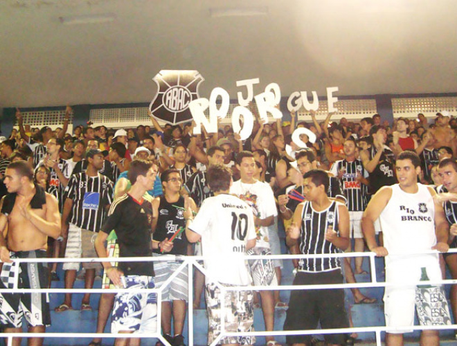Torcida do Rio Branco confiava na classificação para a segunda fase na Copa do Brasil. Duas derrotas para o Ipatinga, então lanterna do Campeonato Mineiro (Foto: flickr)