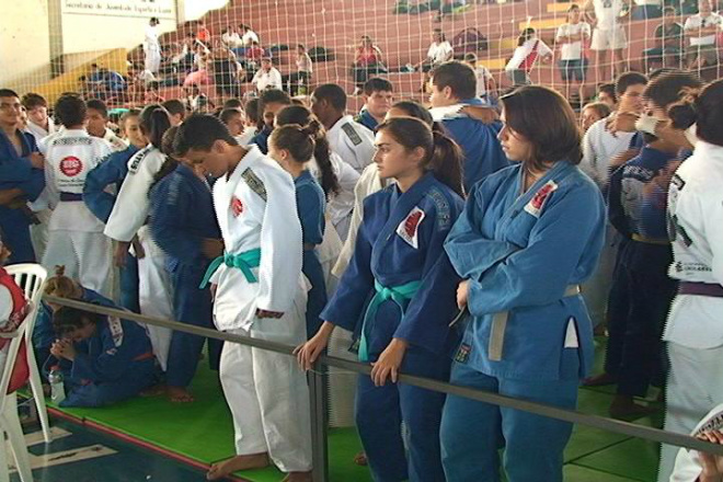 Centenas de atletas estão participando das competições (Foto: Maycon Almeida)