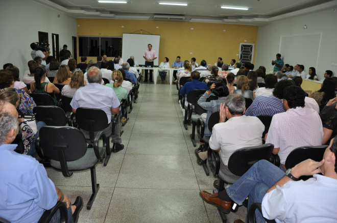 Eduardo Rocha fala sobre a estratégia eleitoral deo PMDB em encontro na Associação Comercial e Empresarial de Três Lagoas.