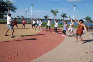 A Secretaria de Esportes, Juventude e Lazer (SEJUVEL) realiza nas manhãs de segunda, quarta e sexta-feira aulas de ginástica para a melhor idade na academia da Lagoa Maior.