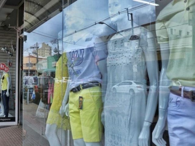 Em MS, 1,980 milhão de inadimplentes podem renegociar dívidas Consumidores podem tentar renegociar dívidas no varejo, bancos e empresas de telefonia (Foto/Arquivo: Henrique Kawaminami)