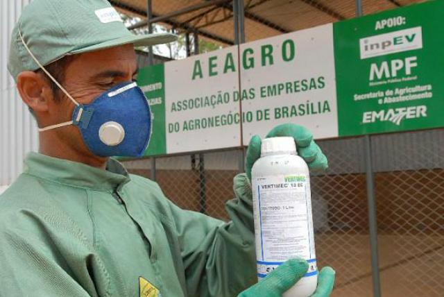 De 2002 até junho de 2014, mais de 300 mil toneladas de embalagens vazias de agrotóxicos tiveram destino ambiental corretoArquivo/Agência Brasil