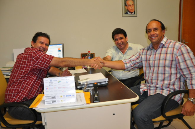 PHS e PTdoB apóiam PMDB em troca de vagas de vereador Rocha amarra apoio de dirigentes do PHS e PTdoB