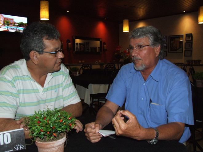 O ex-governador (à direita), ao lado do diretor do grupo Perfil News, Ricardo Ojeda, em uma de suas visitas à Três Lagoas
Foto: Arquivo/Perfil News