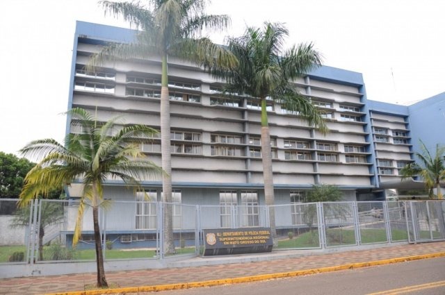 Ex-prefeito se apresenta à PF, que busca um foragido na Operação Vostok Cintra se apresentou no início da tarde na Superintendência da PF. (Foto: Paulo Francis)