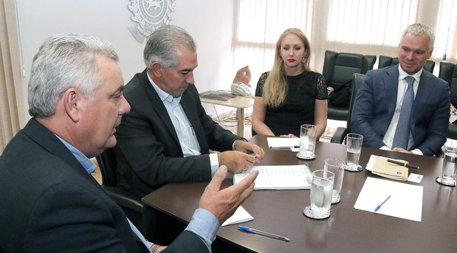 Reunião entre representantes da prefeitura de Três Lagoas, Governo do Estado, Petrobrás e Acron começa a definir futuro da UFN3 Encontro aconteceu na Governadoria. Foto: Divulgação