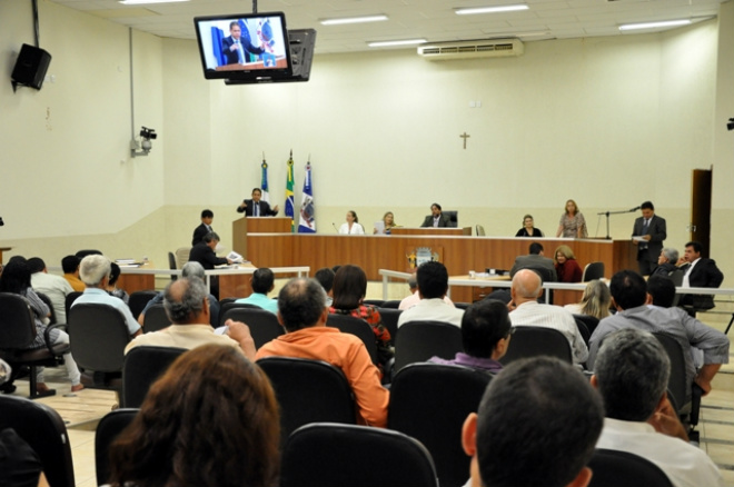 Aposentado será isento de ISS em regularização de imóvel Câmara aprova modificações no programa de regularização fundiária. (Foto: Divulgação)
