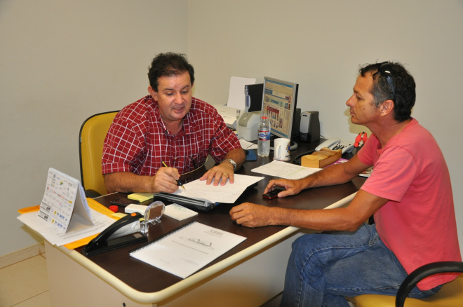 Eduardo Rocha acerta apoio do PCdoB à campanha do PMDB em Três Lagoas. (Foto: Divulgação)