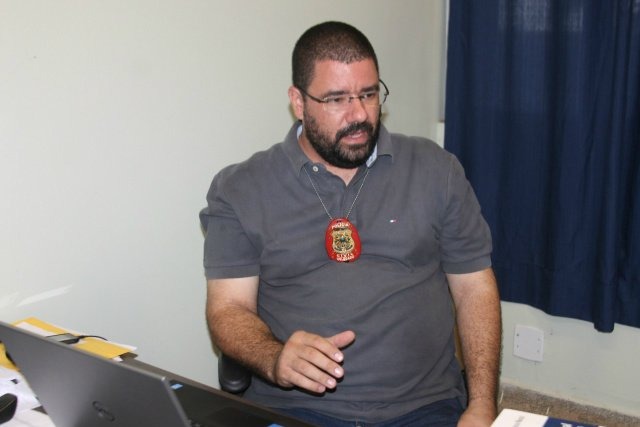 Polícia Civil de Brasilândia prende ladrão que defecou em altar de igreja Delegado Thiago José Passos da Silva. (Foto: Lucas Gustavo/Arquivo/Perfil News).