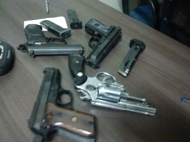 Armas apreendidas. (Foto: Divulgação/ Polícia Civil). 