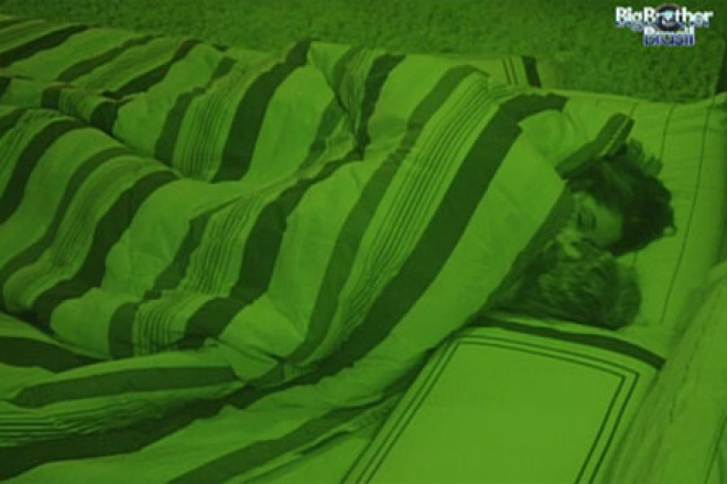 Após momentos conturbados, casal agora pode curtir a relação .Foto: por Reprodução/TV Globo