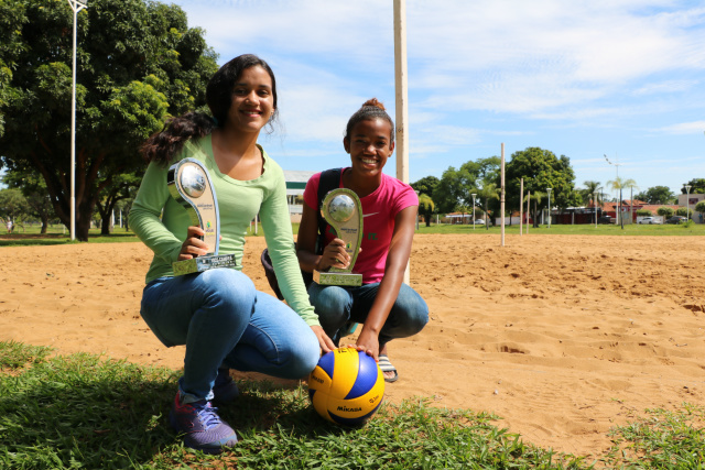 A dupla já acumula títulos estaduais em diversas categorias, inclusive de idades maiores que as delas. (Foto: Assessoria)