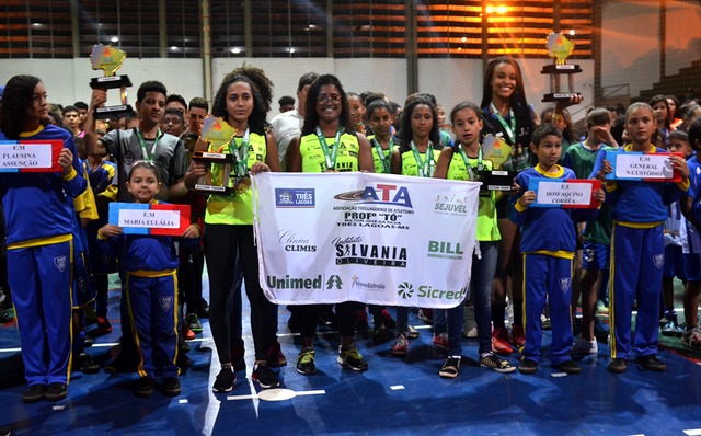 SEJUVEL homenageia atletas três-lagoenses classificados para os Jogos Brasileiros Escolares Homenagem aconteceu durante solenidade de abertura dos JET’s 2018/2019