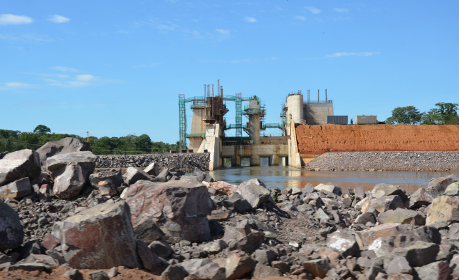 Obras da Usina São Domingos estavam embargadas desde o dia 16. (Foto: Marycleide Vasques)