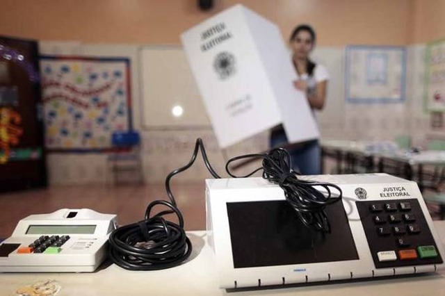 Urna eletrônica: noção de que votos nulos em maioria poderiam cancelar eleição é falsa (Ueslei Marcelino/Reuters