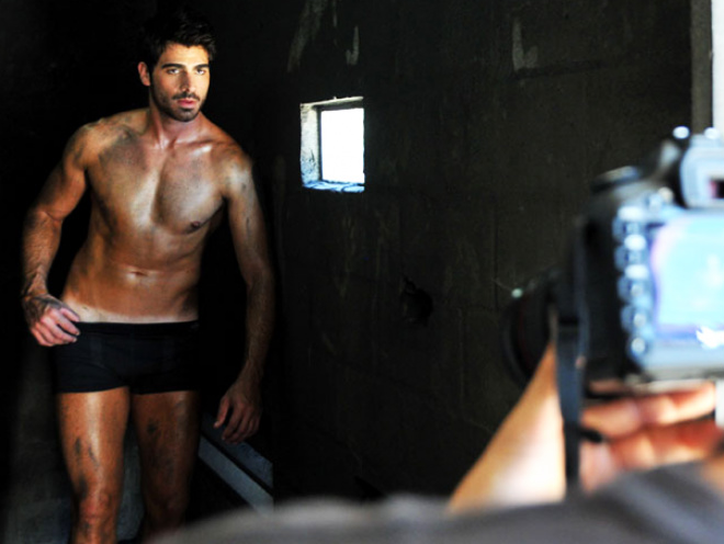 ‘Fiquei chateado com o Bial’, conta Rodrigão em ensaio para o Paparazzo Rodrigão. Foto: Divulgação