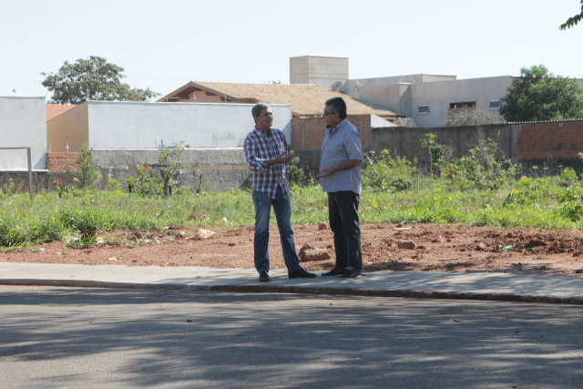 Com 28 anos no comando Joaquim Romero alavanca crescimento do Nova Estrela Joaquim Romero conversa com a reportagem do Perfil News enfrente do local onde será construída a seda da segunda loja da rede localizada em frente aos Irmãos Oliveira (Foto: Edivelton Kologi)