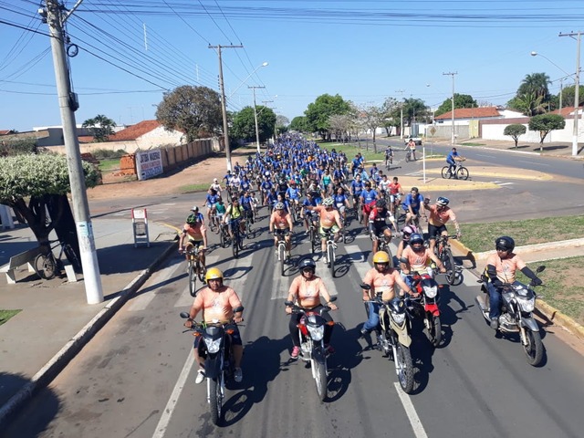 Mais de 800 pessoas pedalaram pelo Circuito Ciclístico neste domingo. Foto: Divulgação.