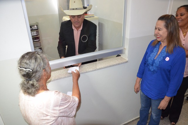 A solenidade contou com a presença do prefeito Angelo Guerreiro, acompanhado da secretária de Saúde, Angelina Tebet (Foto: Assessoria / Prefeitura)