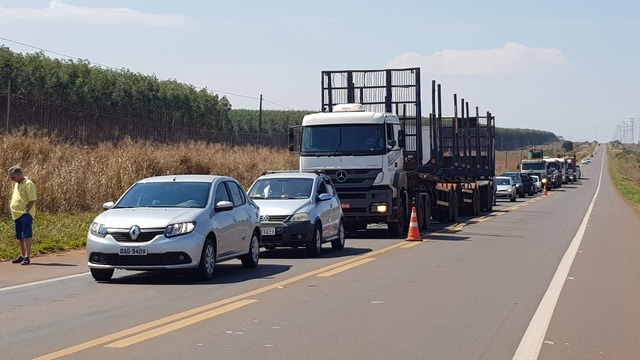 Bloqueios parciais na estrada aumentaram os custos de operação das transportadoras de madeira em até 40%. Foto: Ricardo Ojeda