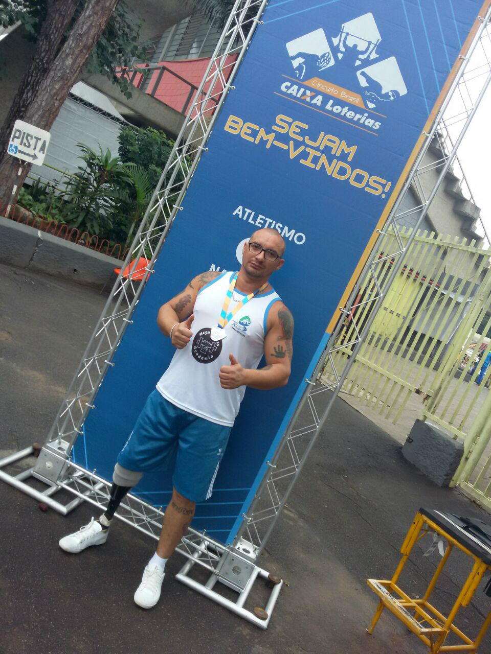 Paratleta conquista medalha de prata na etapa nacional do Circuito Caixa Loterias de Atletismo e Natação O paratleta três-lagoense Felipe Araújo participou da primeira etapa nacional do Circuito Caixa Loterias de Atletismo e Natação. (Foto: Assessoria)