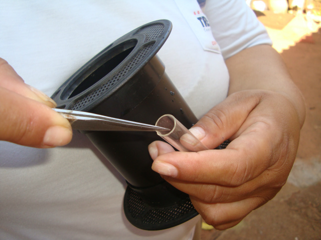 Setor de Entomologia realiza trabalho de estudo biológico de vetores Armadilha Mosquito utilizada nos trabalhos. (Foto: Assessoria)