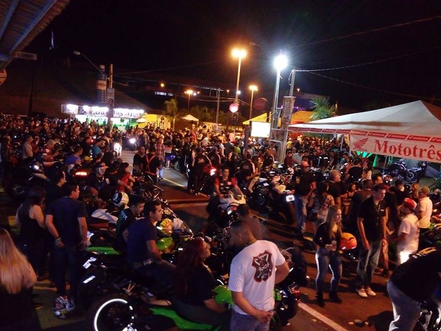 Entidades e prefeitura são beneficiadas com ações de promotor
Em uma das edições do Motoshow quando atraia participantes de todo Brasil (Foto: Divulgação)