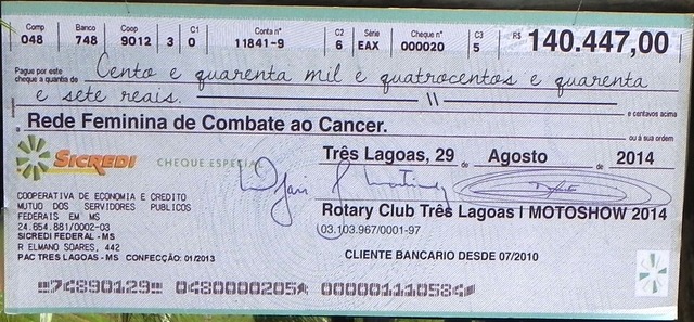 Entidades e prefeitura são beneficiadas com ações de promotor O cheque mostra o valor arrecadado pelo Motoshow em 2014, que foi doado à Rede Feminina de Combate ao Câncer que ajudou na conclusão da sede própria da entidade (Foto: Ricardo Ojeda)