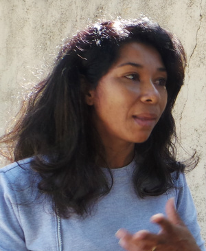 Lixão em terreno baldio irrita moradores e mostra descaso da prefeitura Lixão em terreno baldio irrita moradores e mostra descaso da prefeitura