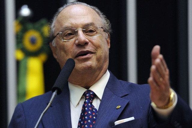 Paulo Maluf se entrega à Polícia Federal em São Paulo Maluf é acusado de receber propina de contratos públicos com empreiteiras no período em que foi prefeito de São Paulo, de 1993 a 1996. (Divulgação)